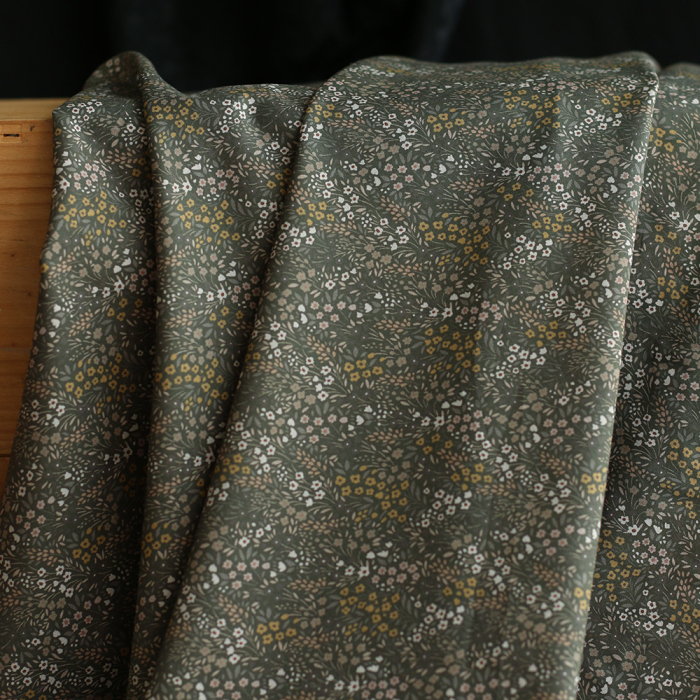 Norah - Batiste de coton à imprimé fleuri fond marron