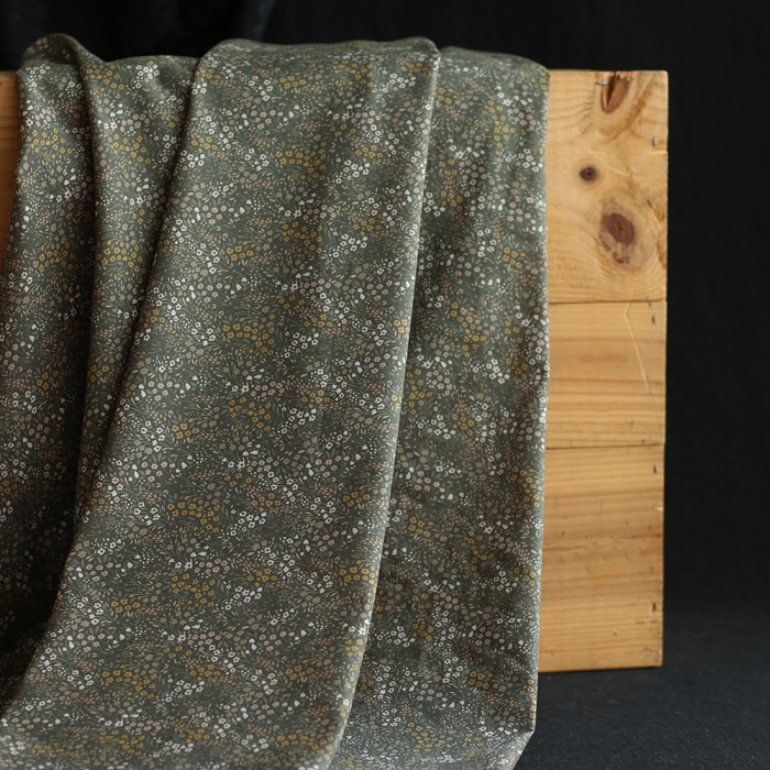 Norah - Batiste de coton à imprimé fleuri fond marron