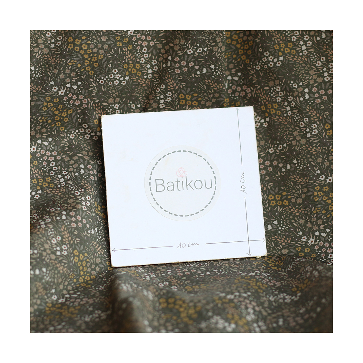 Norah - Batiste de coton à imprimé fleuri fond marron