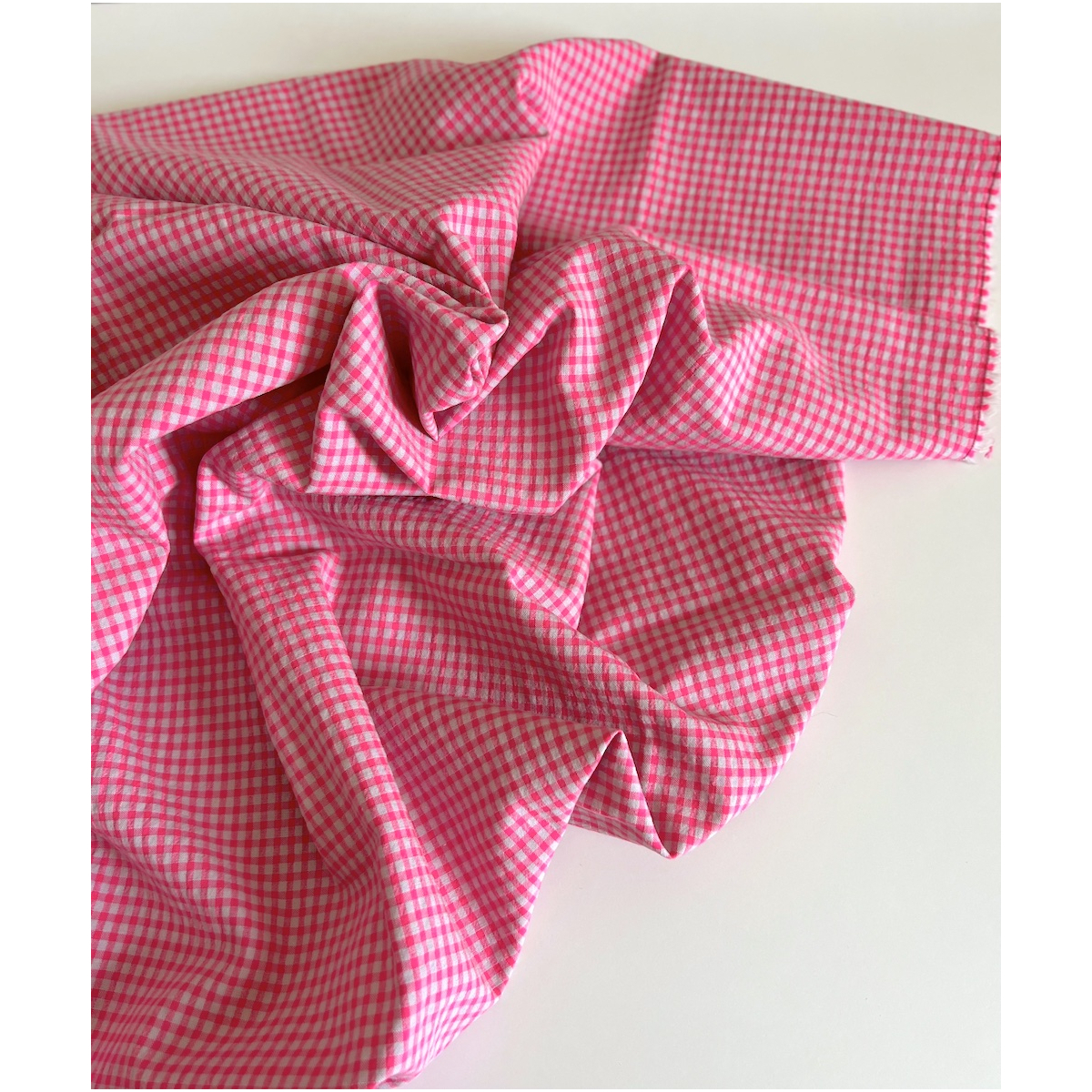 Seersucker / Coton gaufré vichy 3mm mini rose fluo