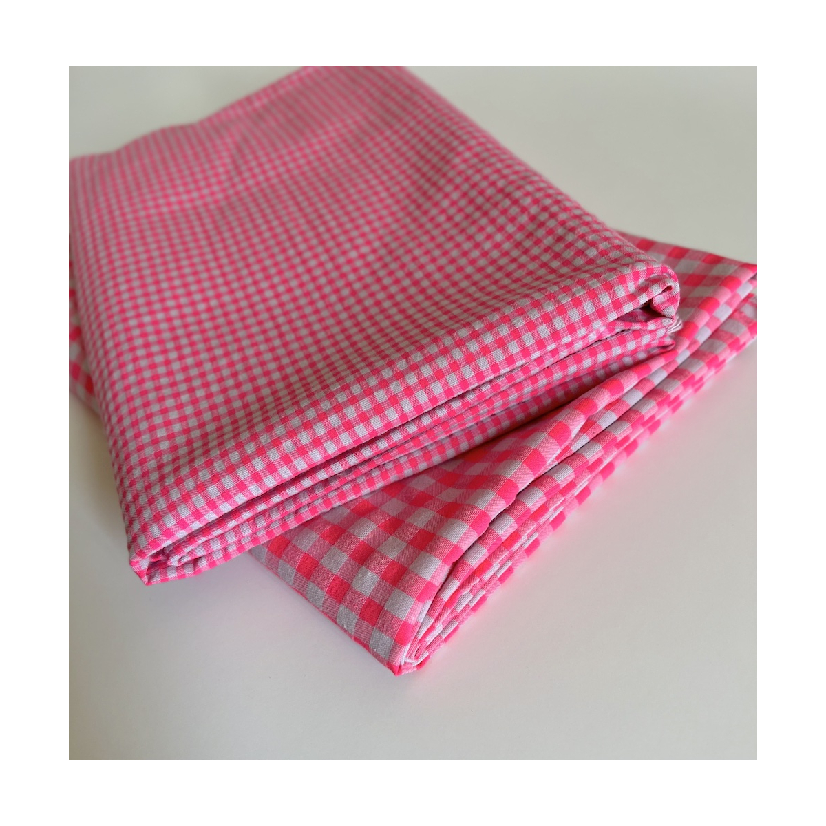 Seersucker / Coton gaufré vichy 3mm mini rose fluo