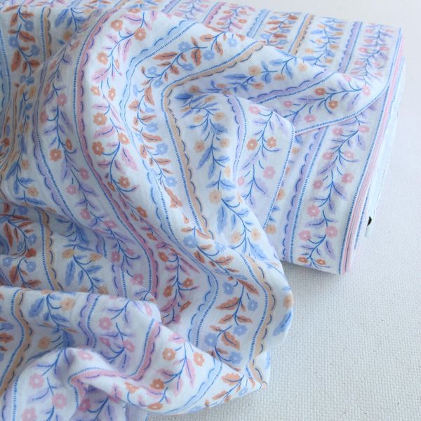 Tissu double gaze de coton bio guirlandes fleuries fond blanc