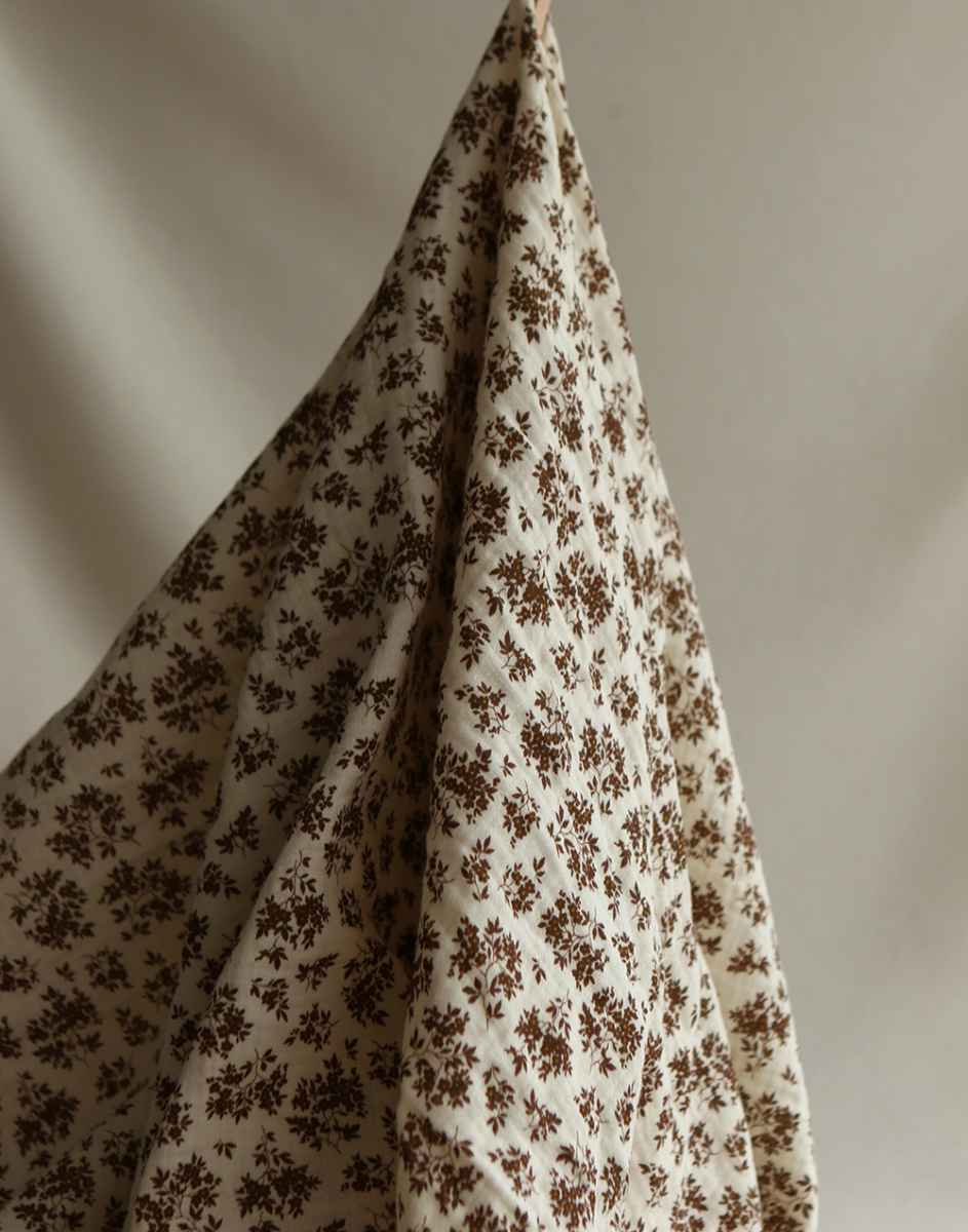 Soumeya - Double gaze coton BIO motif exclusif fond écru chocolat