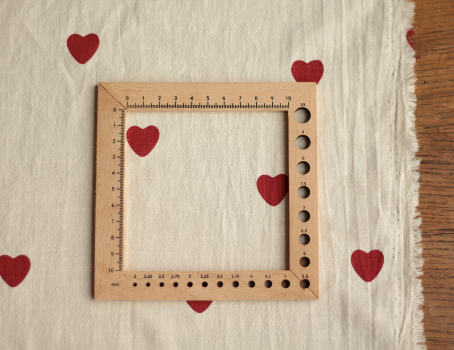 Manou - Coton lavé bio coloris vanille motif coeurs rouges Batikou - 8