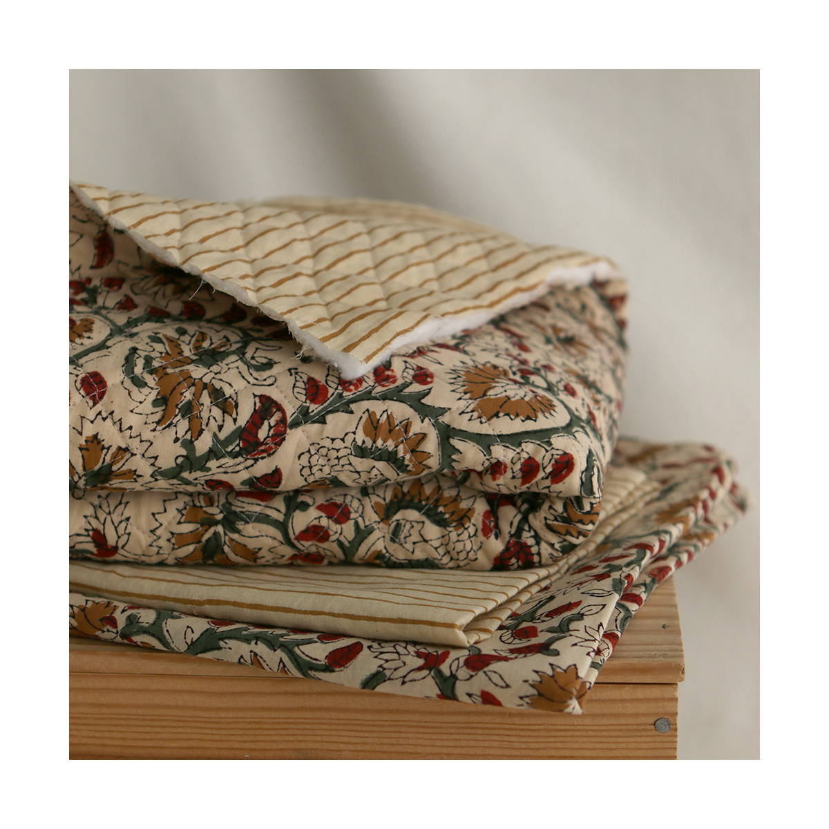 Nisha & rayures - Tissu indien matelassé double face coton hand block teal largeur 100cm