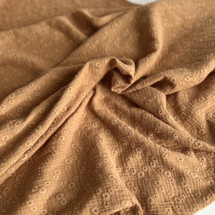 Double gaze de coton Esmée brodée coloris camel Qualité Oeko-tex - 1