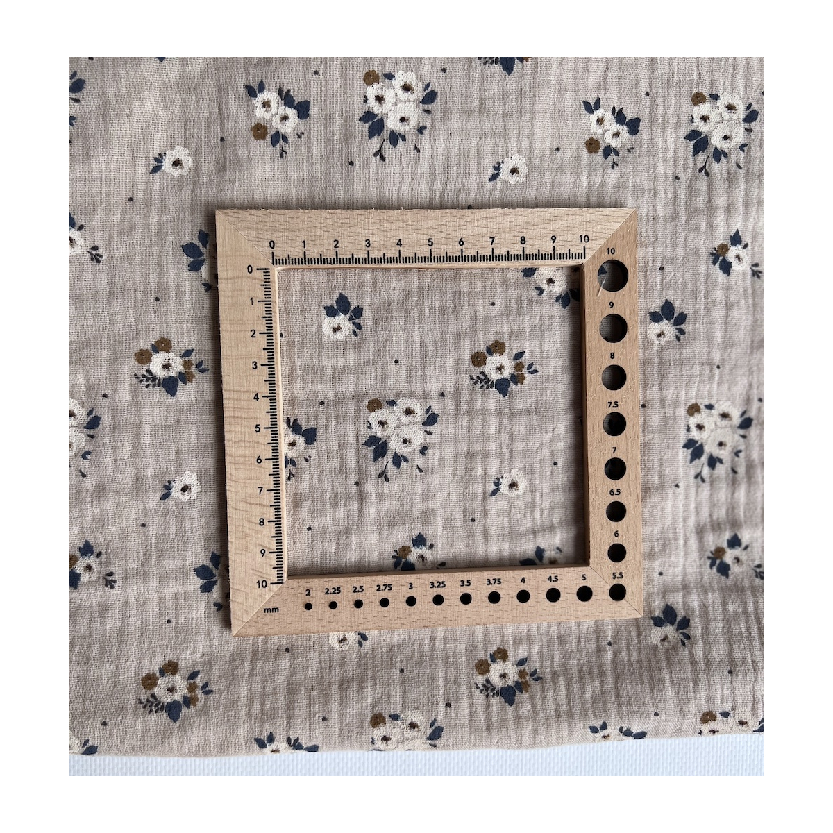 ROZEN - Double gaze de coton BIO grège motif exclusif Rozen Pepper Tissus issus de l'agriculture biologique  - 4