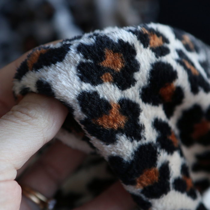 Graou - Polaire double face motif leopard sur fond beige