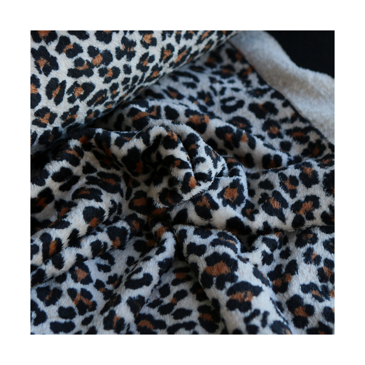Graou - Polaire double face motif leopard sur fond beige