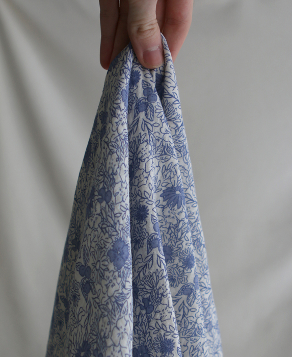 Zomea - Double gaze de coton fond écru motif bleu