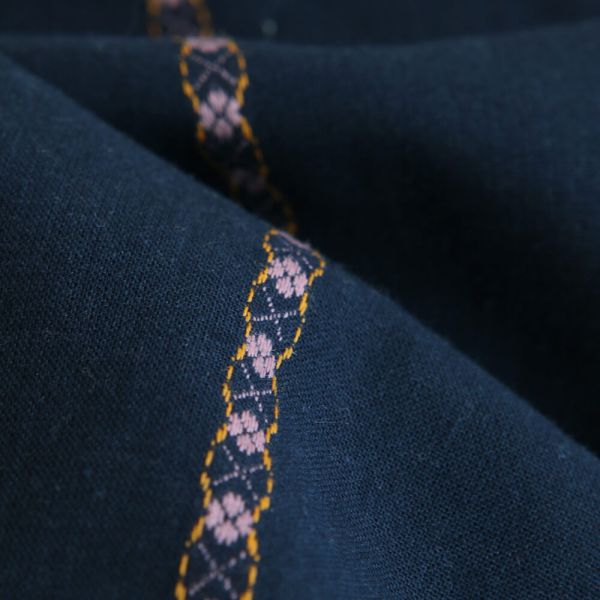 Claire - Voile coton bleu marine jacquard avec petites fleurs roses 2