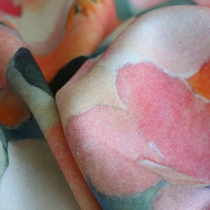 Agathe - Viscose satinée imprimé abstrait vert et pêche