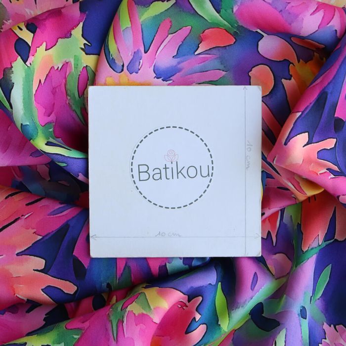 Zinzolin - Viscose satinée imprimé grand fleuri violet