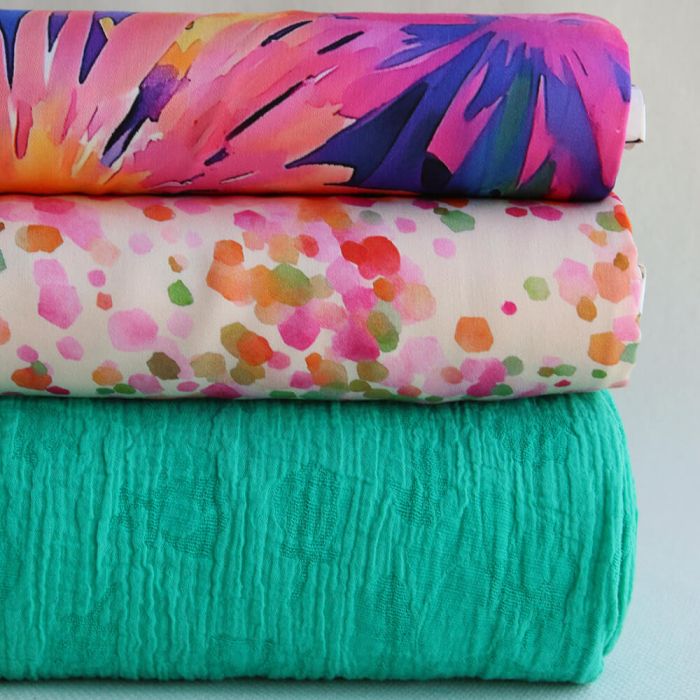 Zinzolin - Viscose satinée imprimé grand fleuri violet