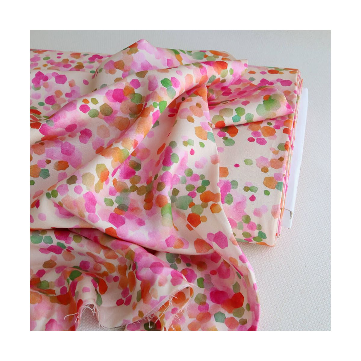 copie de Zinzolin - Viscose satinée imprimé grand fleuri violet