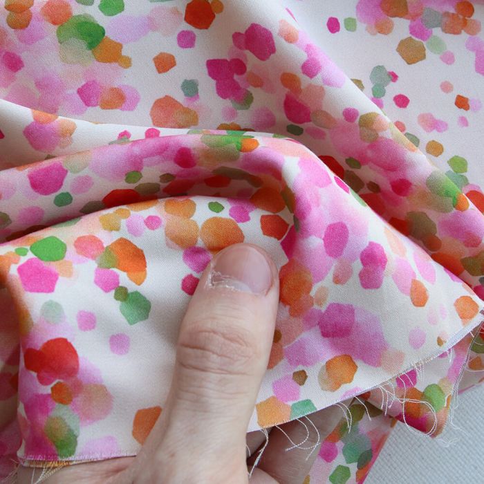 copie de Zinzolin - Viscose satinée imprimé grand fleuri violet