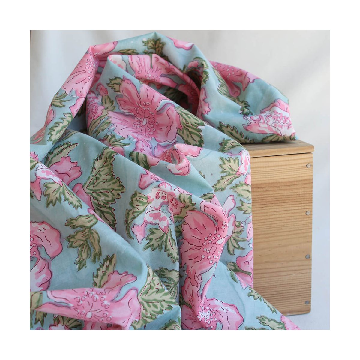 Kyra - Tissu indien en coton imprimé main Hand Block turquoise clair