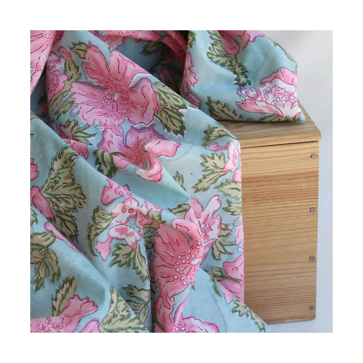 Kyra - Tissu indien en coton imprimé main Hand Block turquoise clair