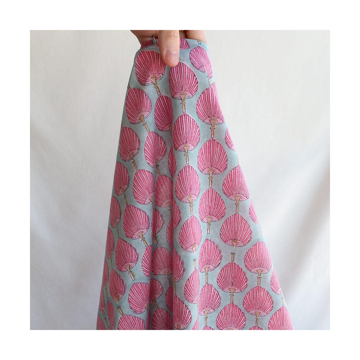 Kyra B - Tissu indien en coton imprimé main Hand Block turquoise clair