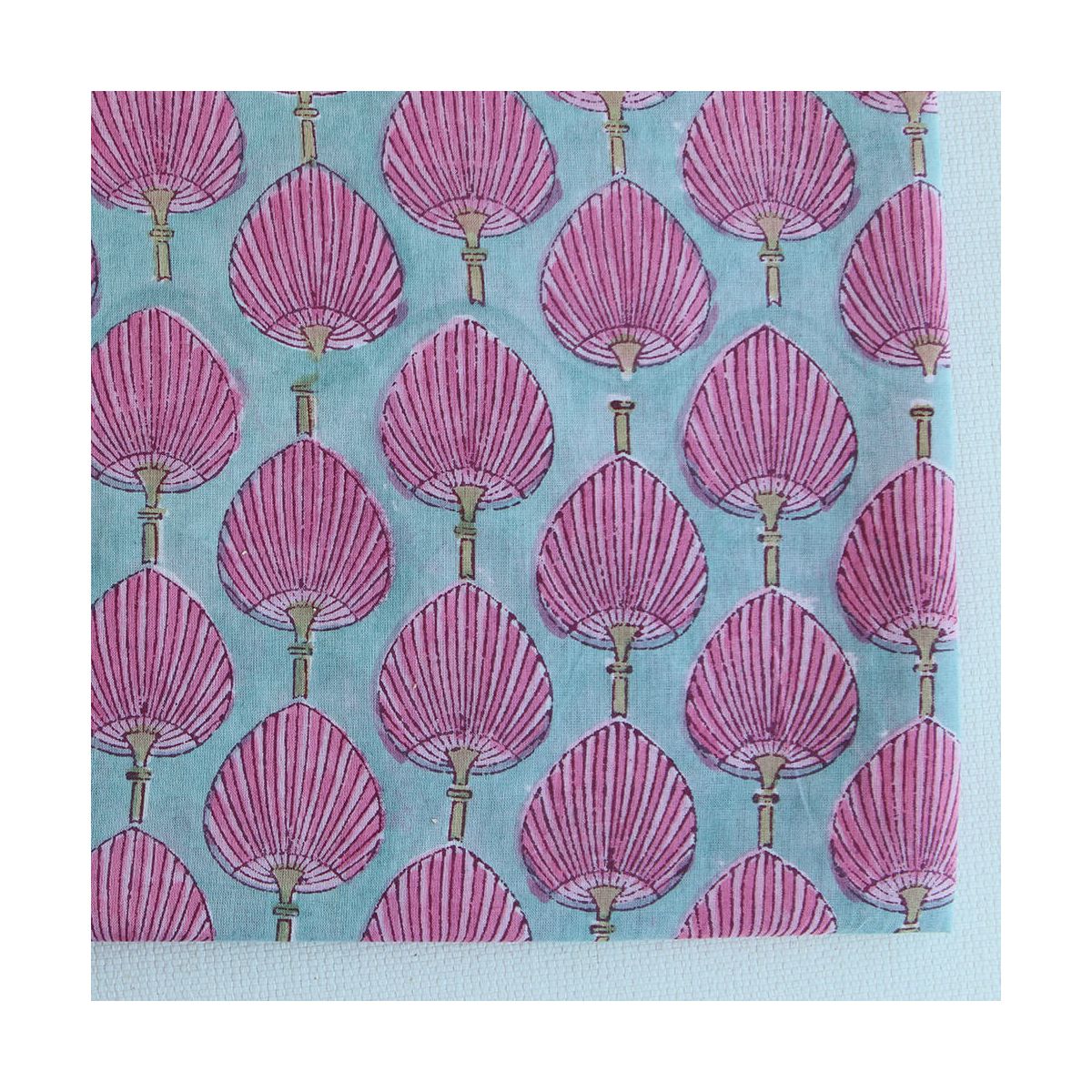 Kyra B - Tissu indien en coton imprimé main Hand Block turquoise clair