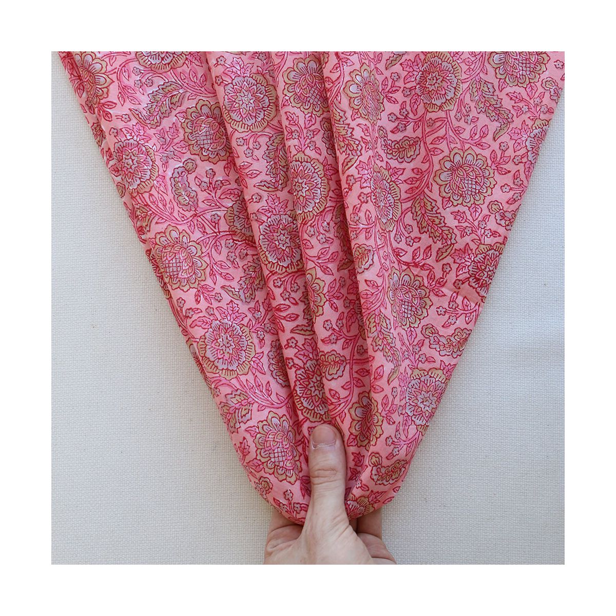 Navya - Tissu indien en coton imprimé main Hand Block corail