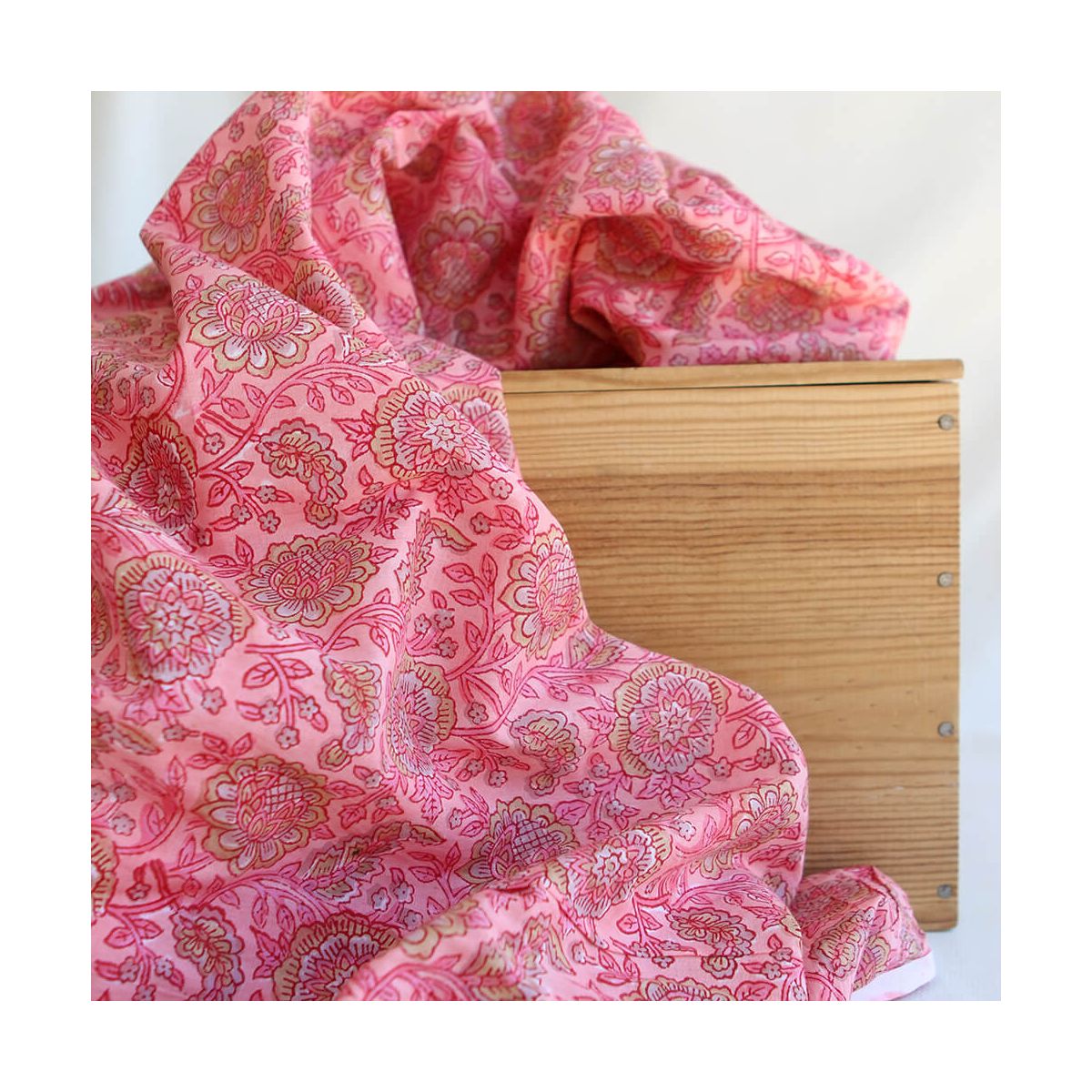 Navya - Tissu indien en coton imprimé main Hand Block corail