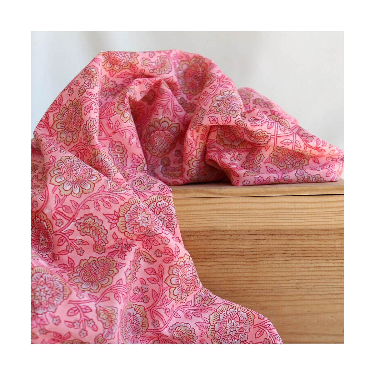 Navya - Tissu indien en coton imprimé main Hand Block corail