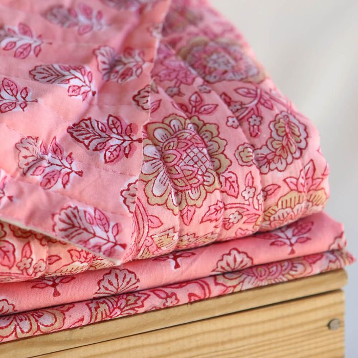 Navya - Tissu indien en coton imprimé main Hand Block corail