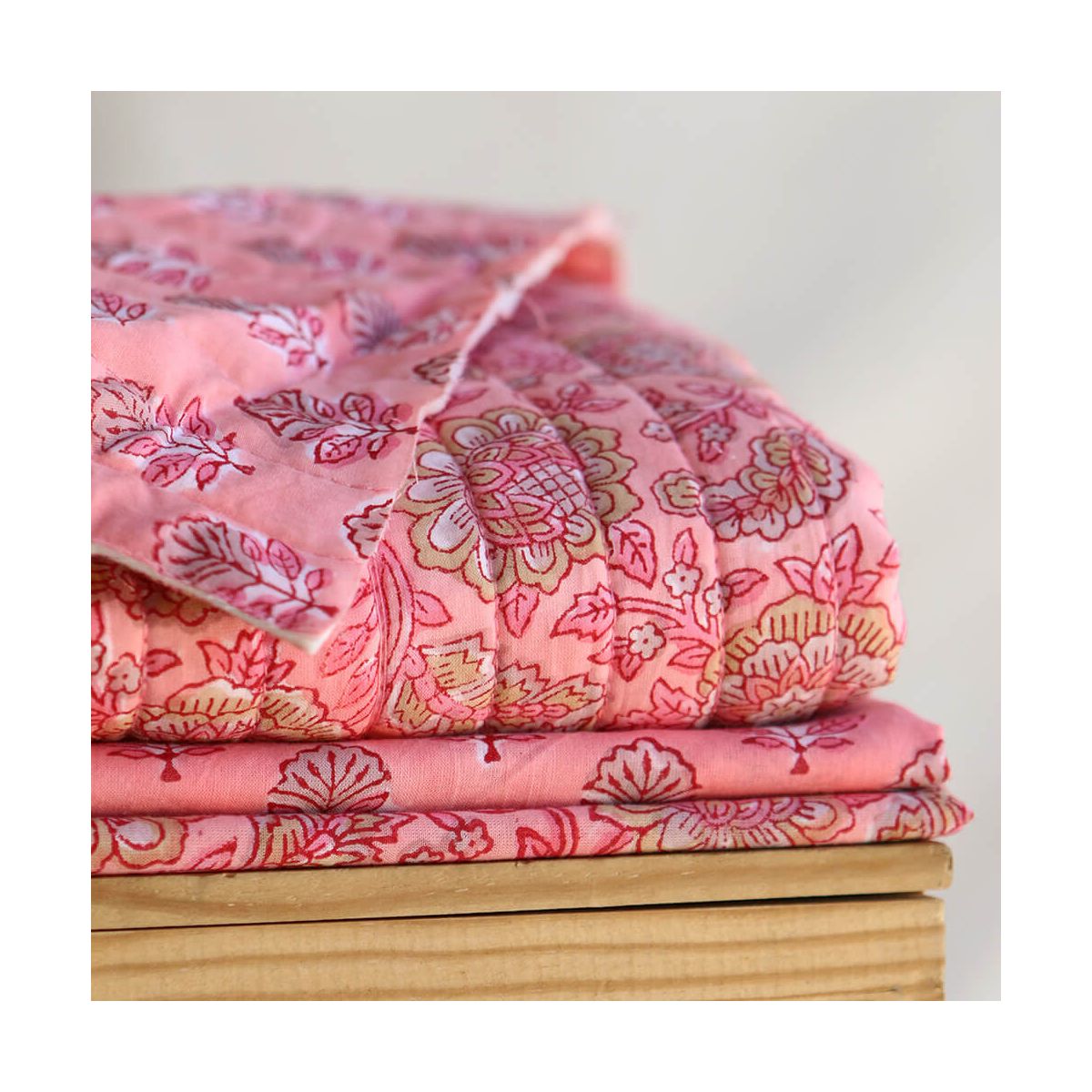 Navya - Tissu indien en coton imprimé main Hand Block corail