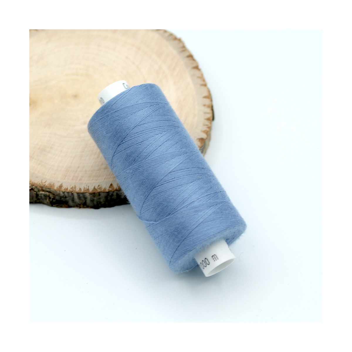 Fil à coudre Coats Coloris bleu lavande Fil à coudre Coats Coloris bleu lavande