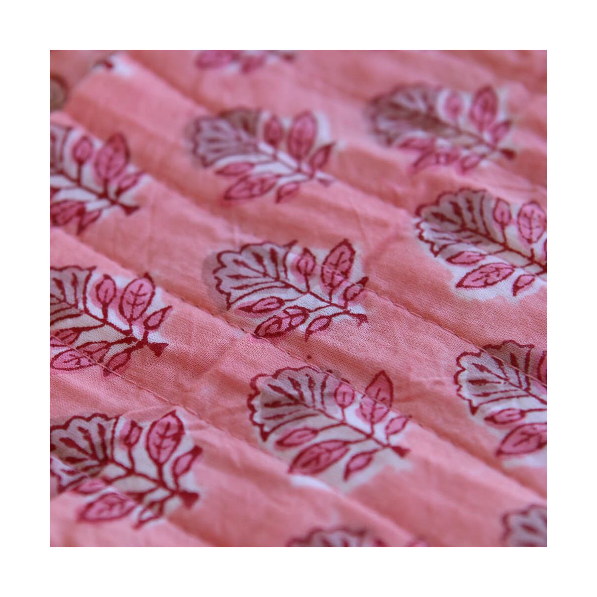 Navya - Tissu indien matelassé double face coton hand block largeur 100cm