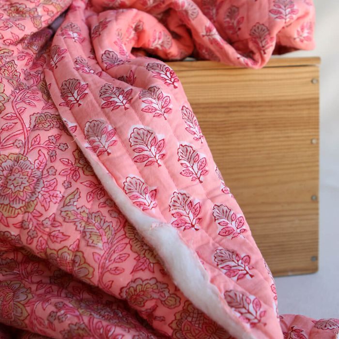 Navya - Tissu indien matelassé double face coton hand block largeur 100cm