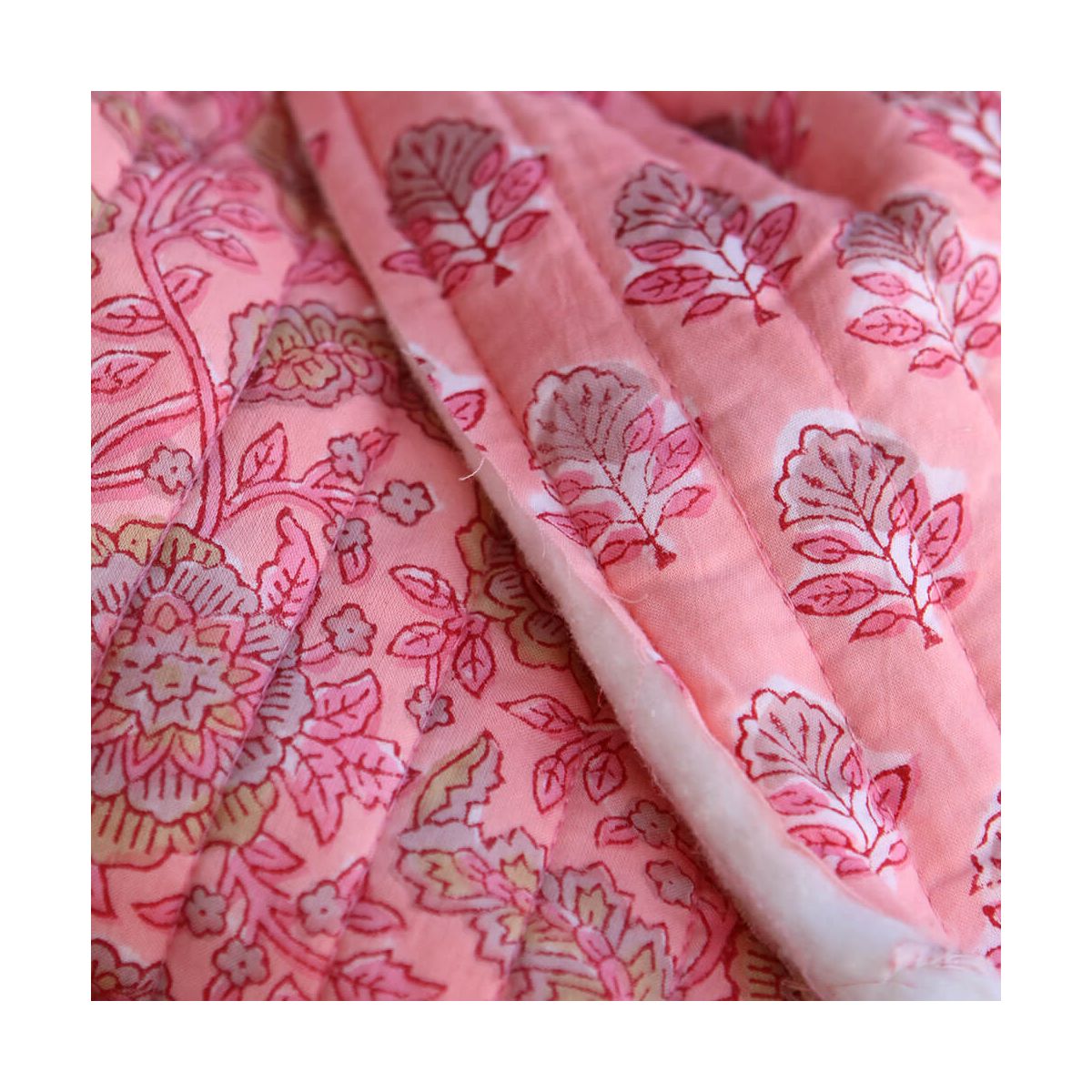 Navya - Tissu indien matelassé double face coton hand block largeur 100cm