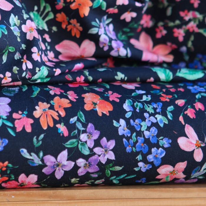 copie de Jersey de coton fleurs denses fond brun foncé