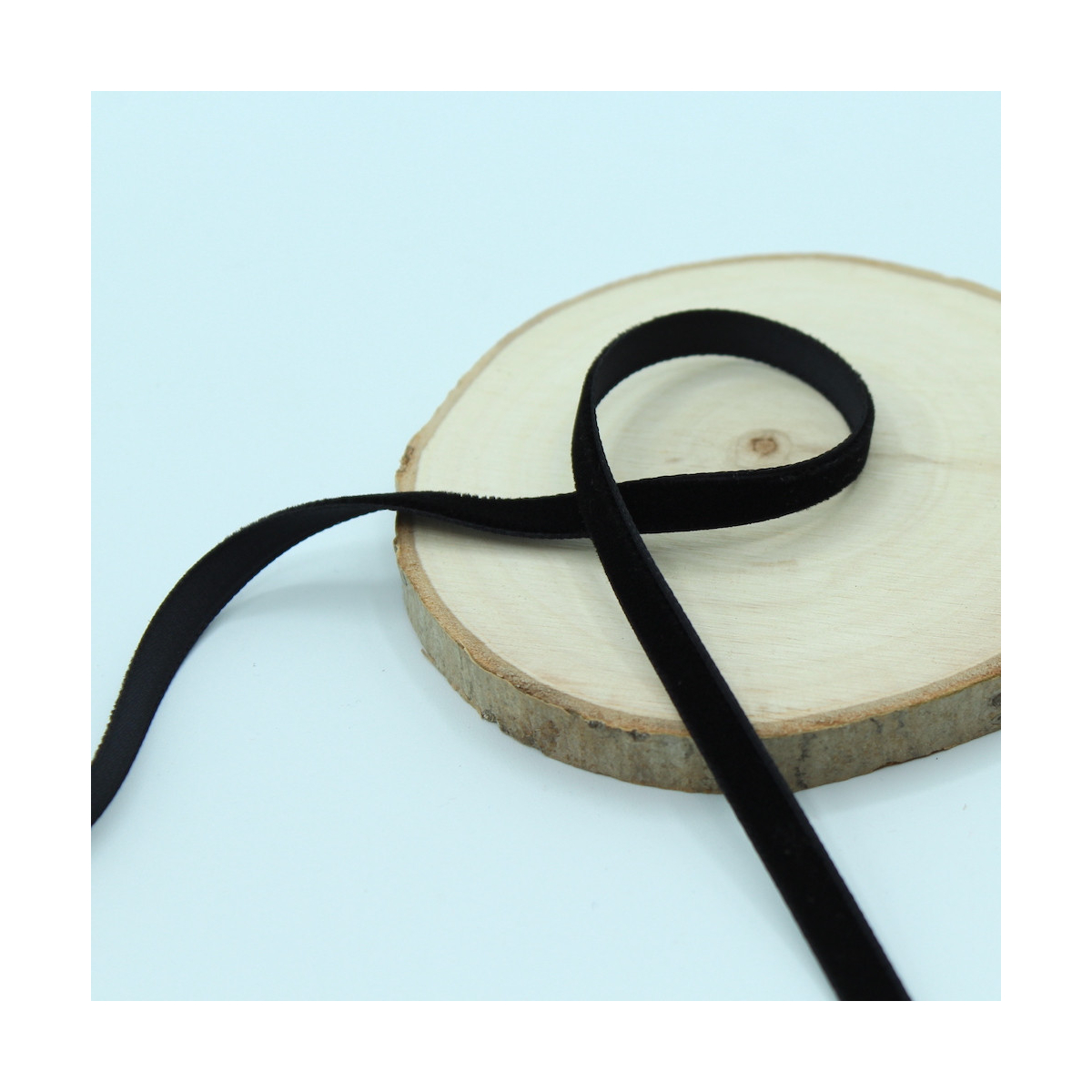 Ruban velours 7mm x1m noir Ruban velours 7mm x1m noir