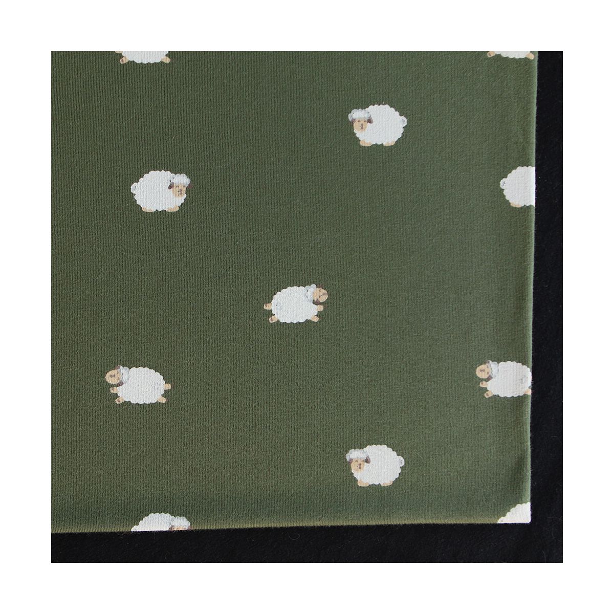 Jersey de coton fond vert olive imprimé petits moutons