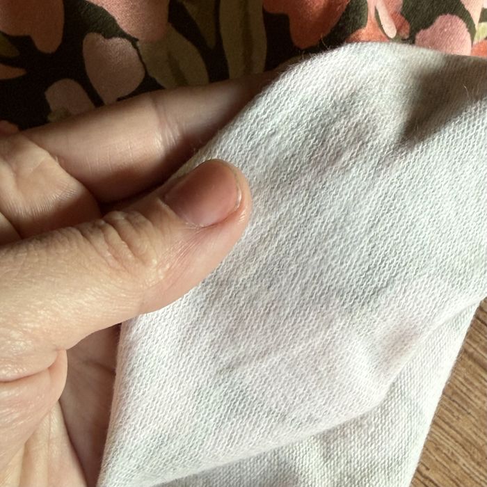 copie de Lea - Tissu sweat exclusif graou noir et châtaigne fond beige poudré