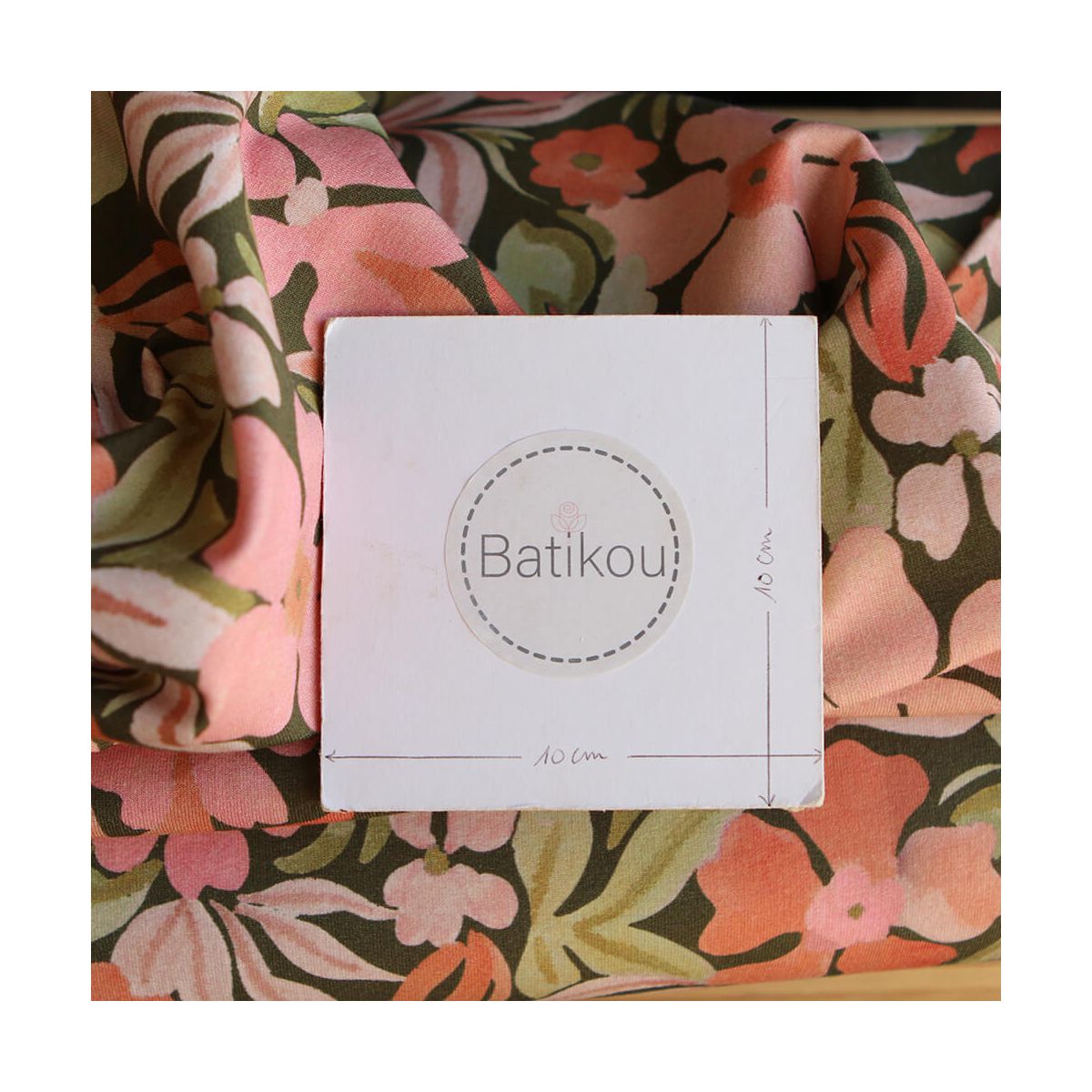 copie de Lea - Tissu sweat exclusif graou noir et châtaigne fond beige poudré