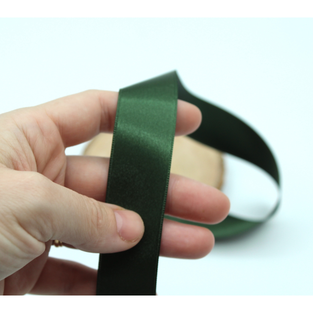 Ruban satin 25mm x1m vert cèdre Ruban satin 25mm x1m vert cèdre
