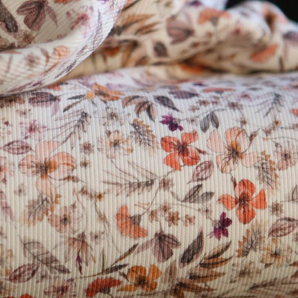 Jersey coton côtes fines à motif fleuri sur fond écru 2