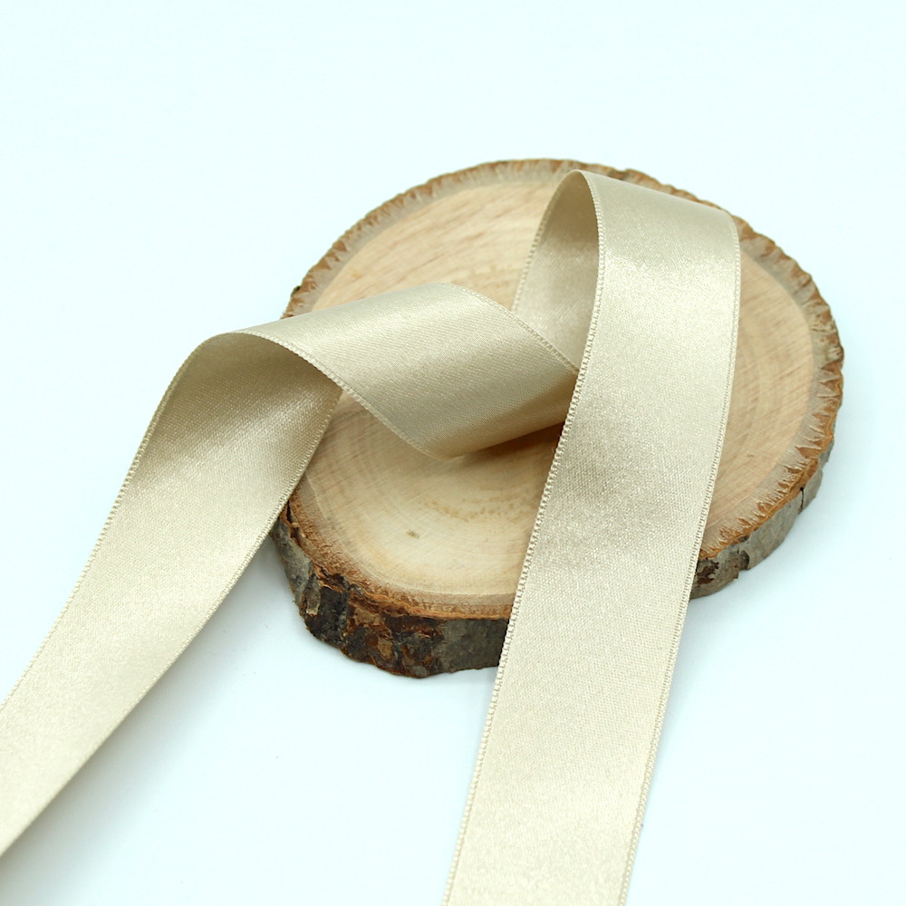 Ruban satin 25mm x1m beige clair