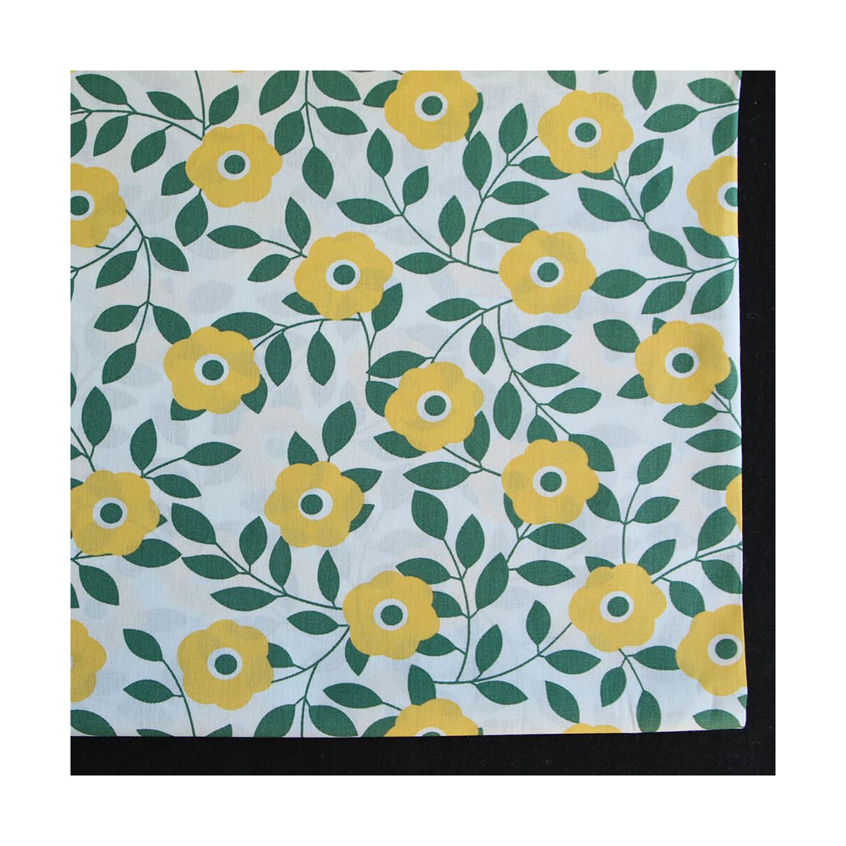 Popeline de coton imprimé fleurs vert et jaune