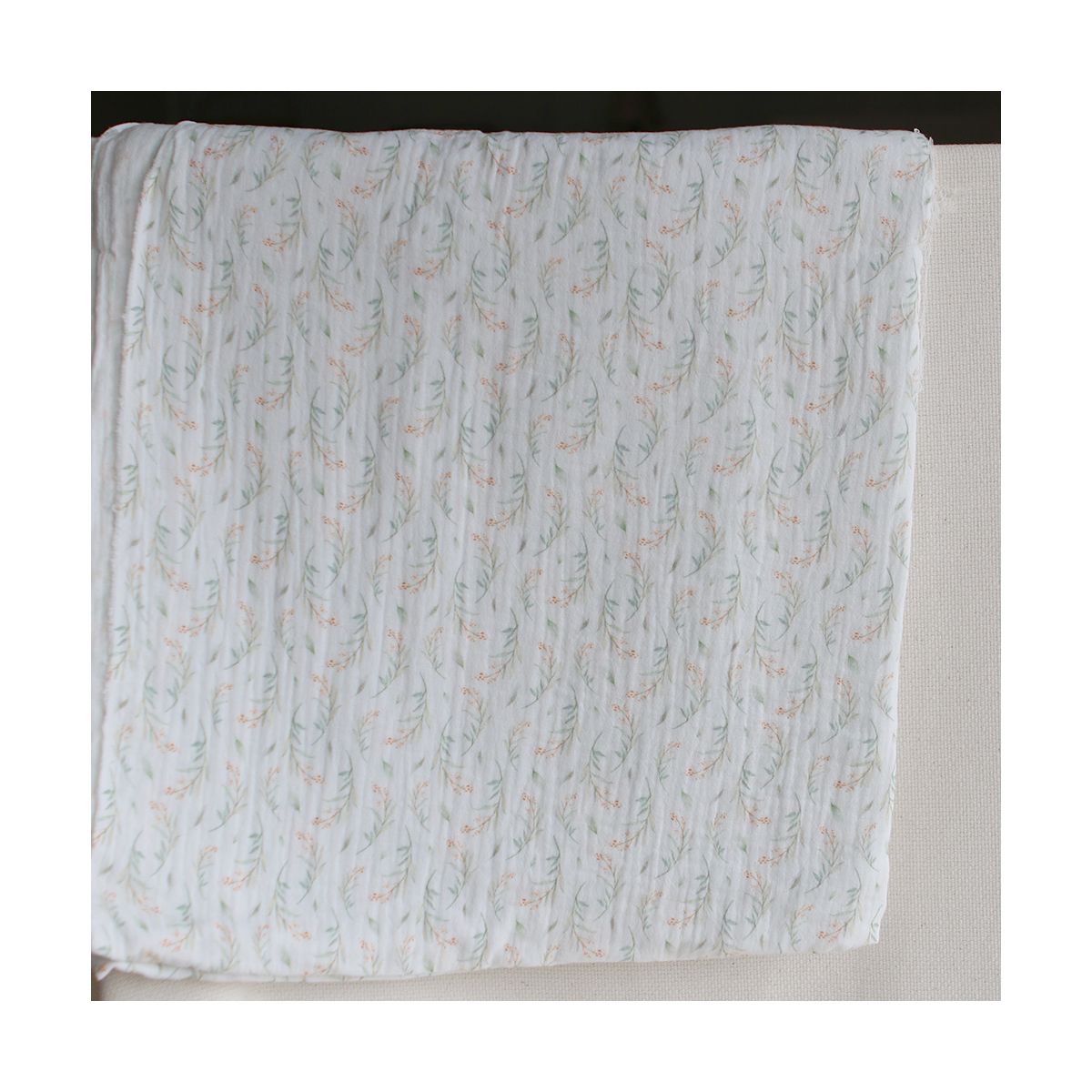 Clairière - Double gaze de coton fond blanc imprimé feuillage doux