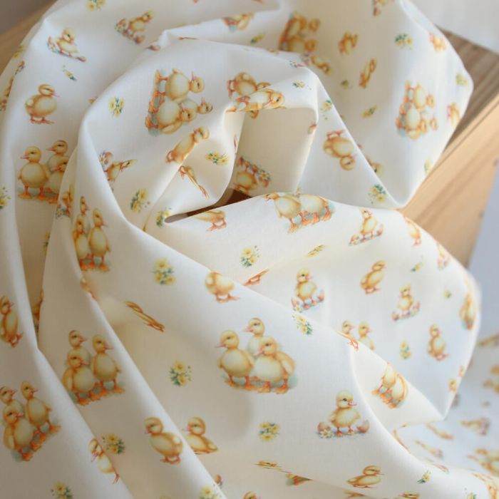 Gaston - Popeline douce coton organique fond écru imprimé canetons