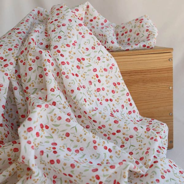 Cerisa - Popeline de coton BIO flamée / rustique motif cerise 2