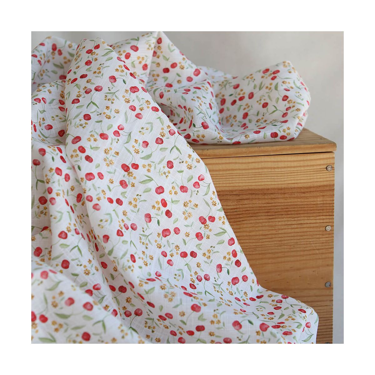 Cerisa - Popeline de coton BIO flamée / rustique motif cerise