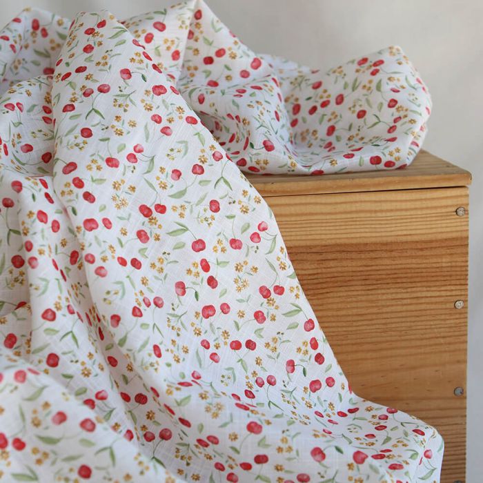 Cerisa - Popeline de coton BIO flamée / rustique motif cerise