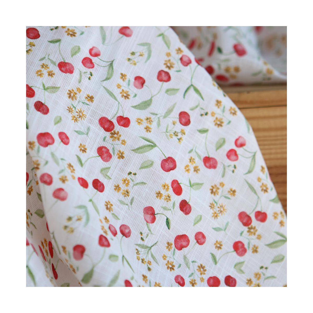 Cerisa - Popeline de coton BIO flamée / rustique motif cerise