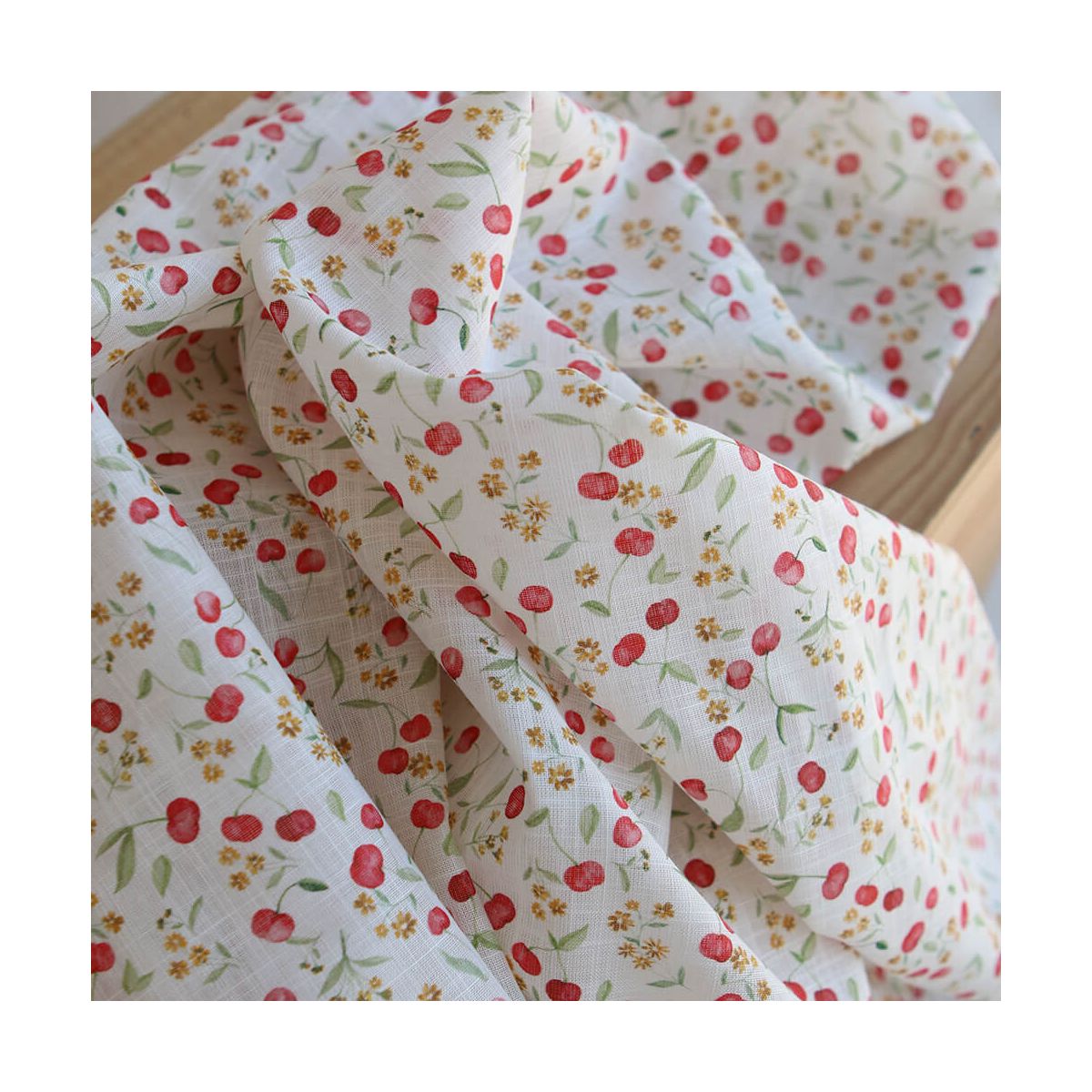 Cerisa - Popeline de coton BIO flamée / rustique motif cerise