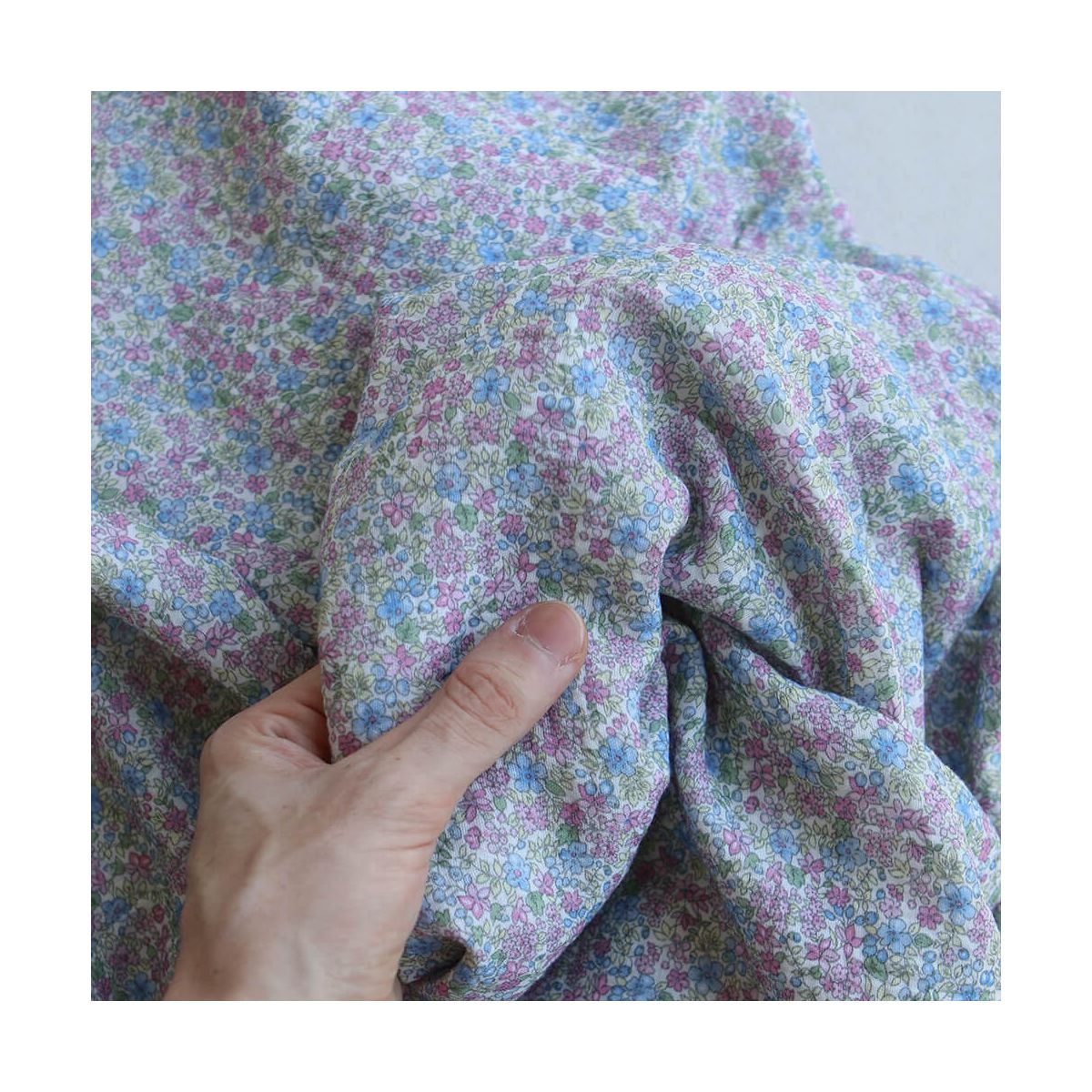 Victoire - Double gaze de coton BIO motif petites fleurs pastel